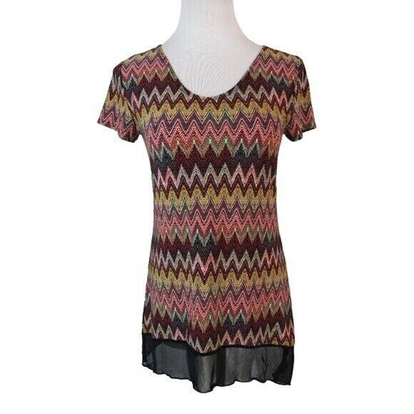 Suzie in the City Tunic Blouse Scoop Neck Short Sleeves Chevron Motif Size Small - Picture 1 of 7